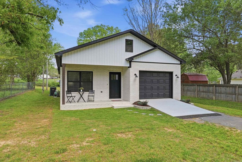 6 7th Street, Greenbrier, AR 72058
