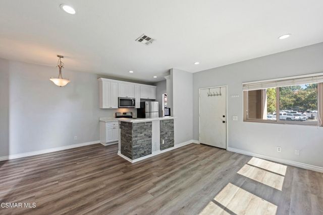 152 Maegan Place 9, Thousand Oaks, CA 91362