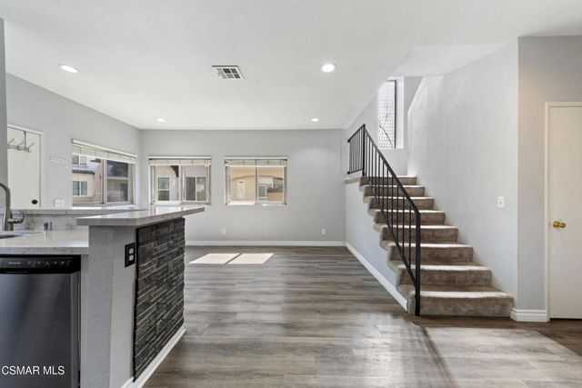 152 Maegan Place 9, Thousand Oaks, CA 91362