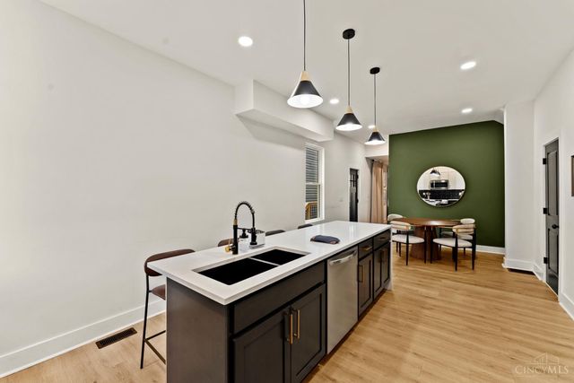 652 Wayne Street, Cincinnati, OH 45206