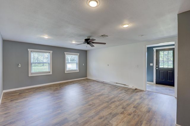 15084 Mm Highway, Neosho, MO 64850