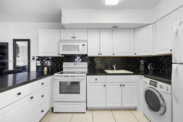 801 S Ocean Dr 207, Hollywood, FL 33019