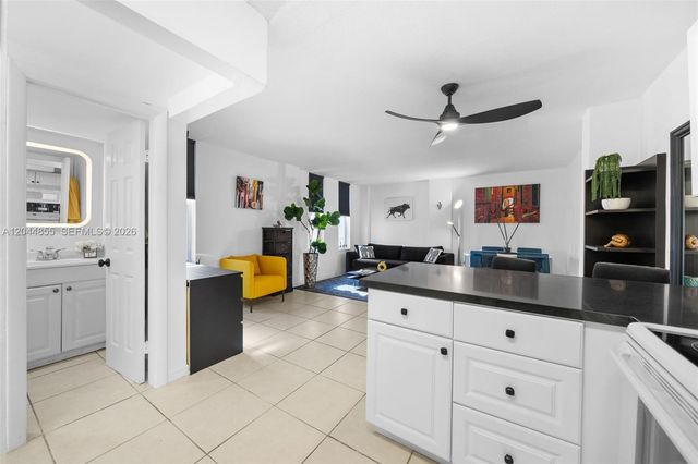801 S Ocean Dr 207, Hollywood, FL 33019