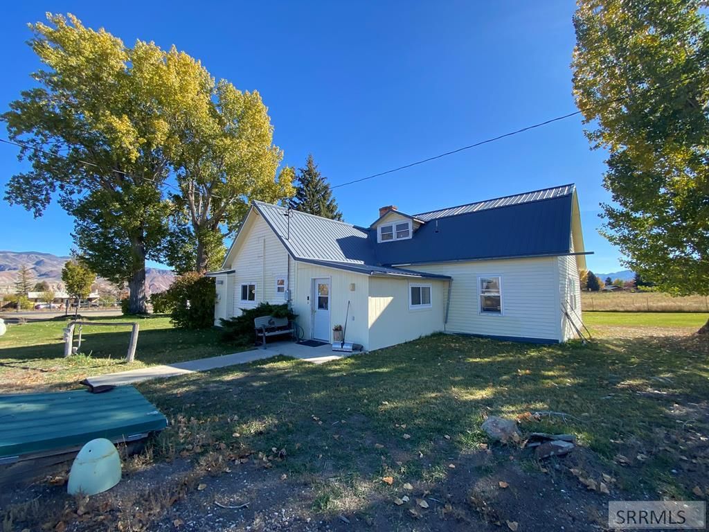 Image 10 of property listing at 2651 Challis Creek Road, Challis, ID 83226