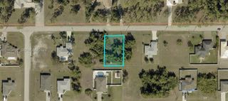 614 Jacaranda Pkwy E, Cape Coral, FL 33909