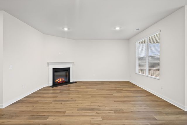 217 Viceroy Dr, Clarksville, TN 37043