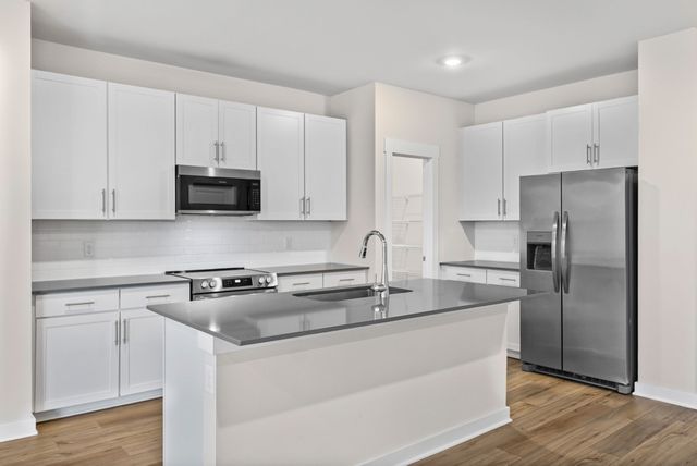 217 Viceroy Dr, Clarksville, TN 37043