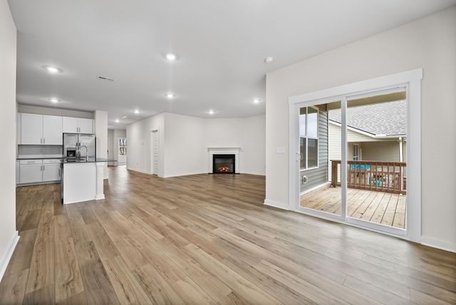 217 Viceroy Dr, Clarksville, TN 37043