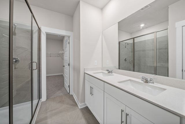 217 Viceroy Dr, Clarksville, TN 37043