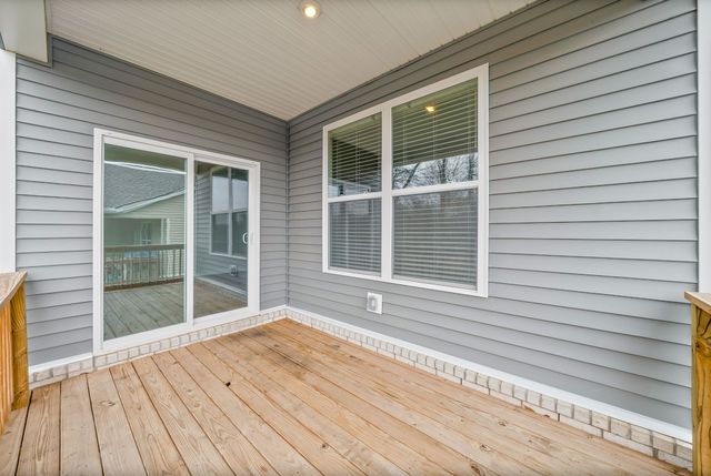 217 Viceroy Dr, Clarksville, TN 37043