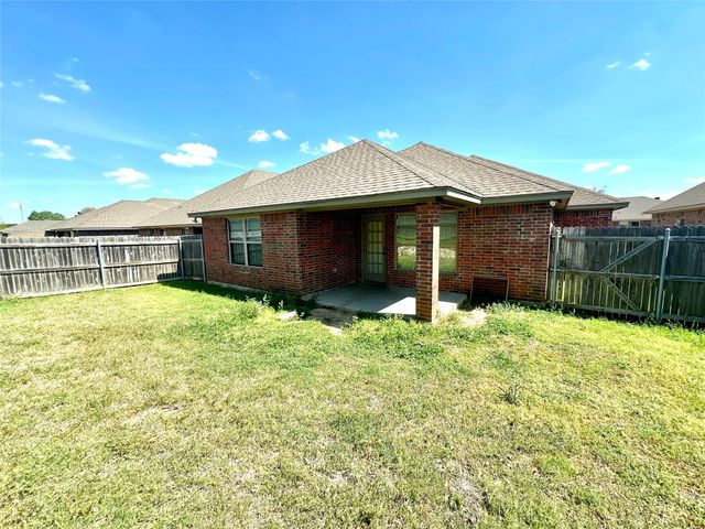 4502 Sapphire Lane, Granbury, TX 76049