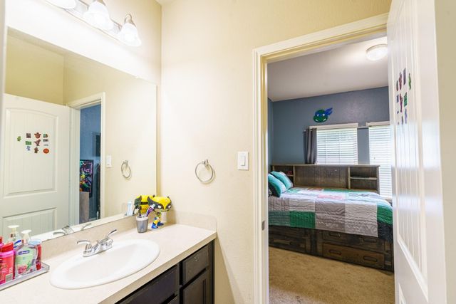 643 N Starboard Street, Crosby, TX 77532