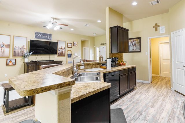 643 N Starboard Street, Crosby, TX 77532