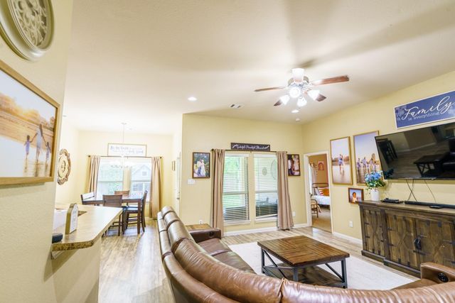 643 N Starboard Street, Crosby, TX 77532