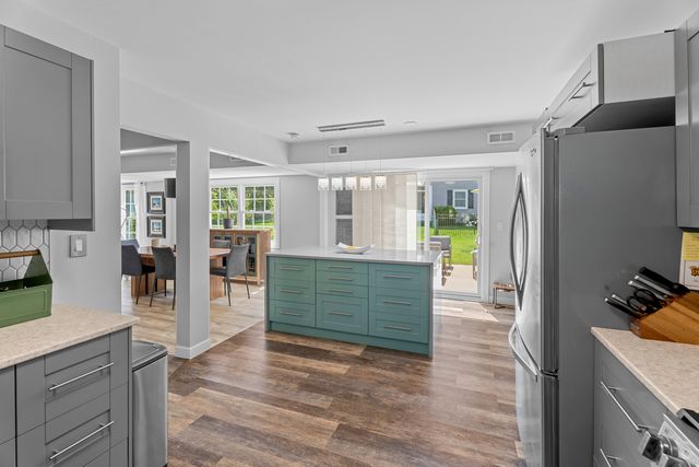 407 N Braintree Drive, Schaumburg, IL 60194