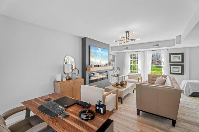 407 N Braintree Drive, Schaumburg, IL 60194
