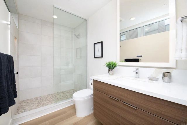 2501 State Street, Carlsbad, CA 92008