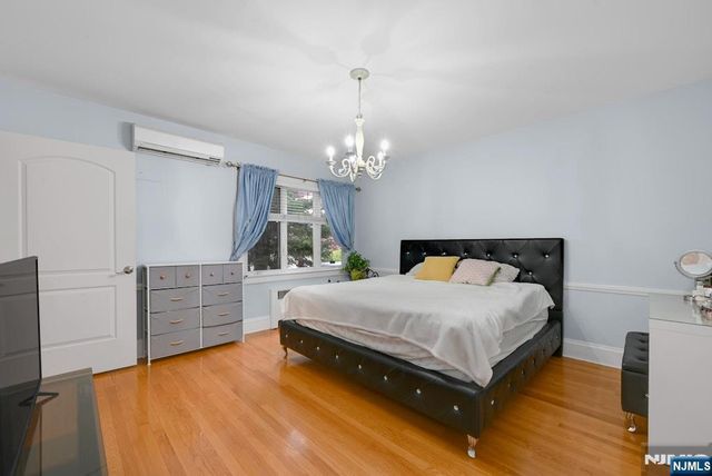 497 Oakdene Avenue, Ridgefield, NJ 07657