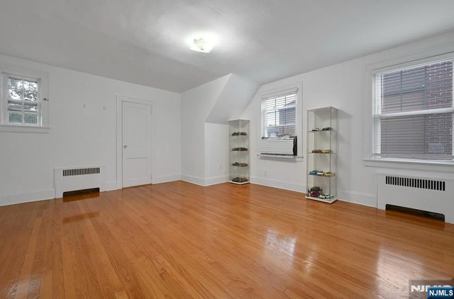 497 Oakdene Avenue, Ridgefield, NJ 07657