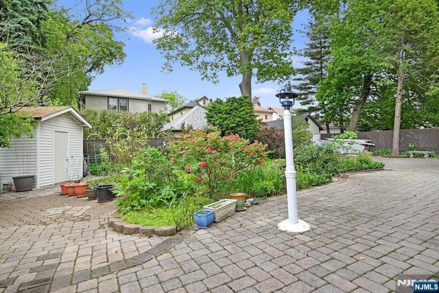 497 Oakdene Avenue, Ridgefield, NJ 07657