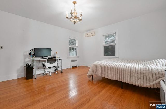497 Oakdene Avenue, Ridgefield, NJ 07657