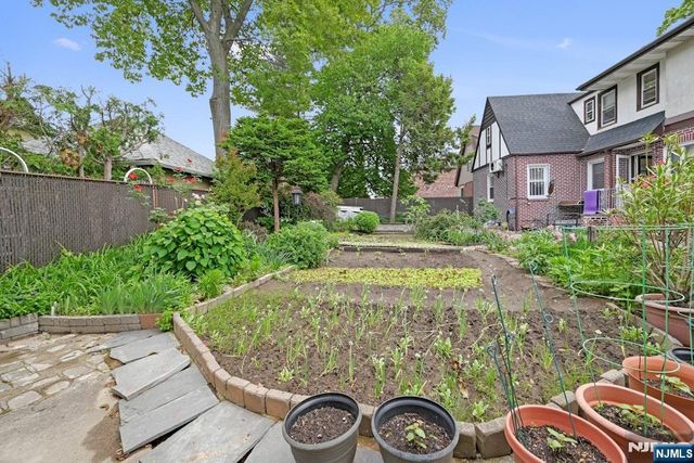 497 Oakdene Avenue, Ridgefield, NJ 07657