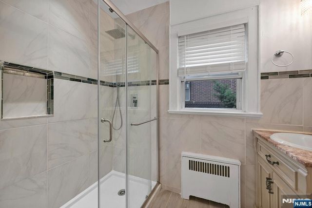 497 Oakdene Avenue, Ridgefield, NJ 07657