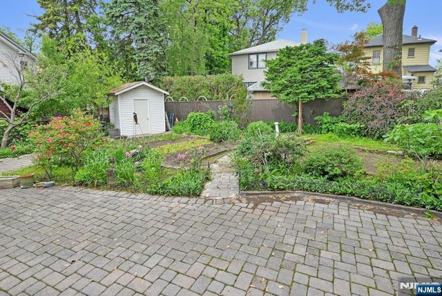 497 Oakdene Avenue, Ridgefield, NJ 07657