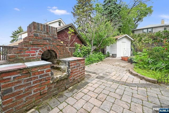 497 Oakdene Avenue, Ridgefield, NJ 07657
