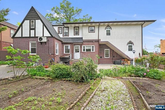 497 Oakdene Avenue, Ridgefield, NJ 07657
