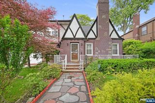 497 Oakdene Avenue, Ridgefield, NJ 07657