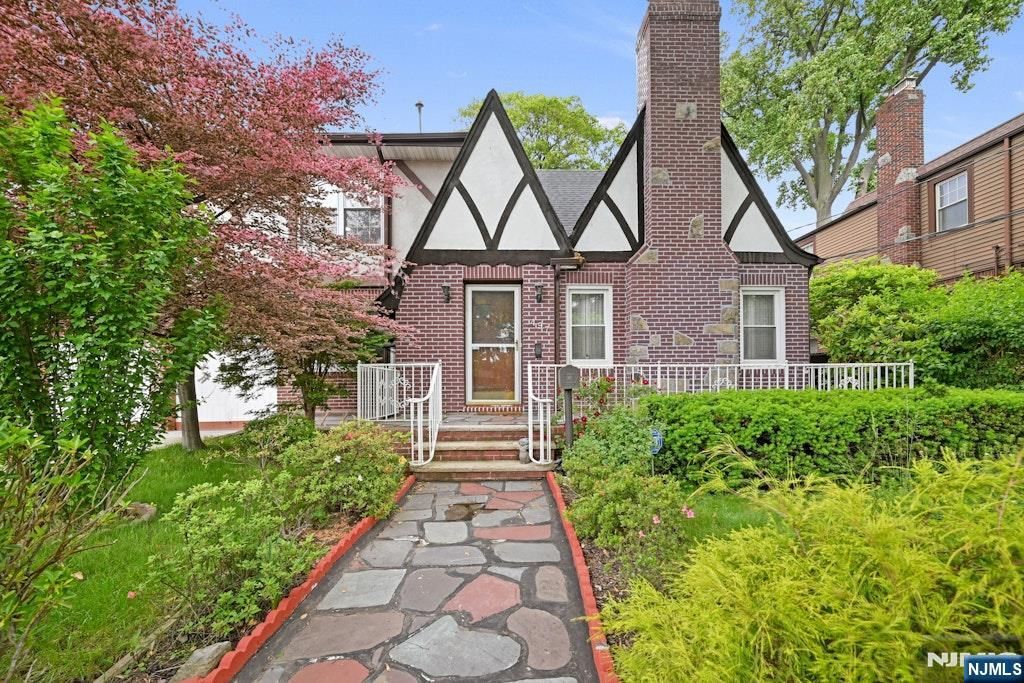 497 Oakdene Avenue, Ridgefield, NJ 07657