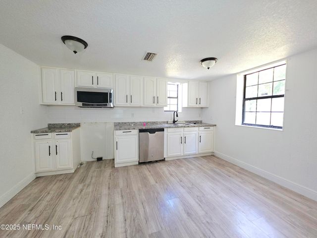 10221 BEAM Street, Jacksonville, FL 32218