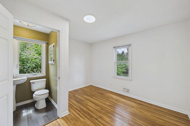 2562 Fairview Avenue N, Roseville, MN 55113