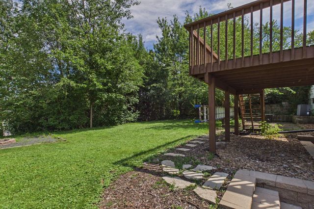 2562 Fairview Avenue N, Roseville, MN 55113