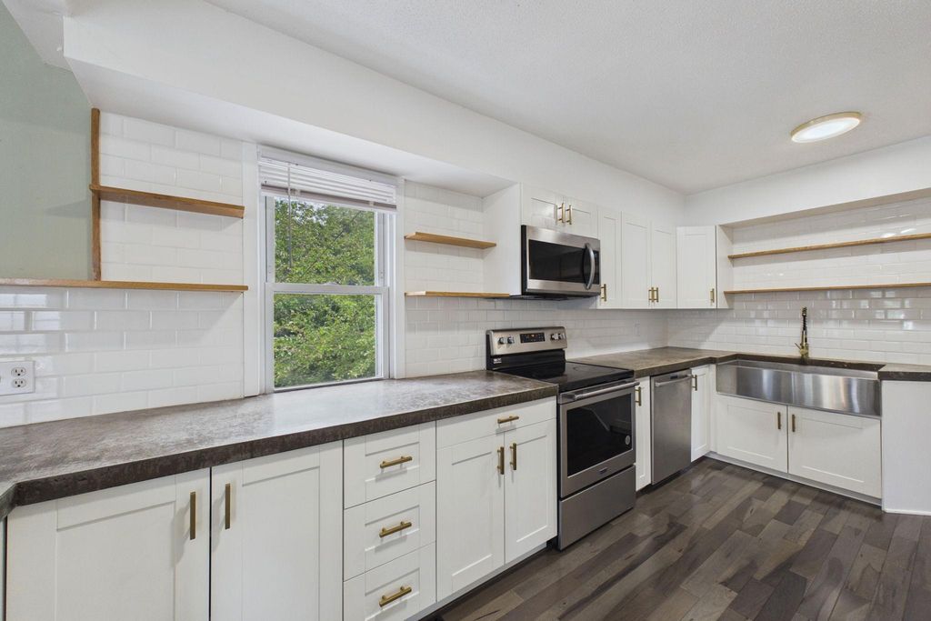 2562 Fairview Avenue N, Roseville, MN 55113 — photo 5