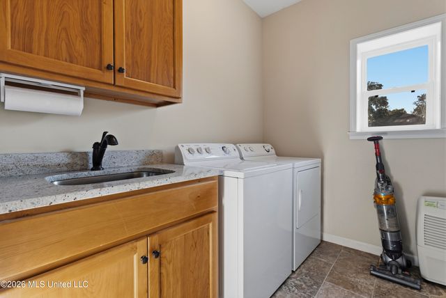 631 2nd Street, Gulfport, MS 39501