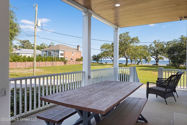 631 2nd Street, Gulfport, MS 39501