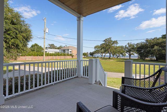 631 2nd Street, Gulfport, MS 39501