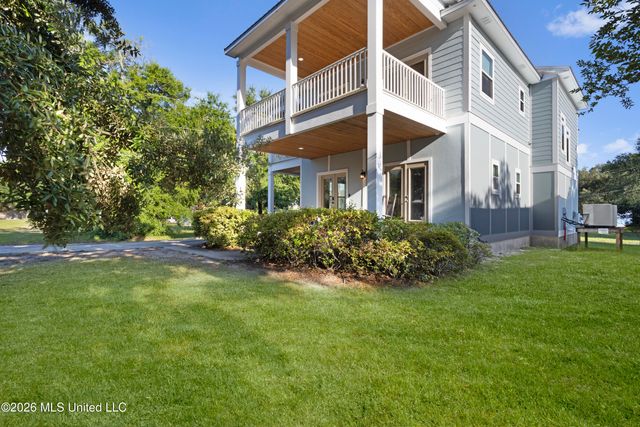 631 2nd Street, Gulfport, MS 39501