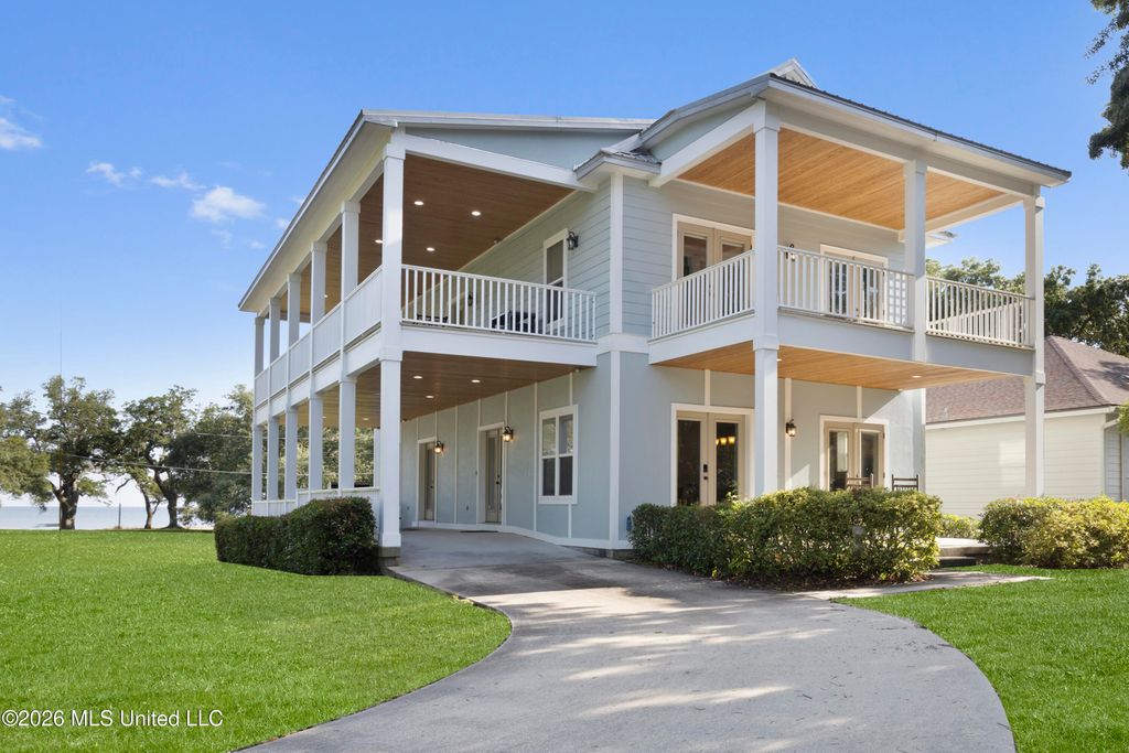631 2nd Street, Gulfport, MS 39501