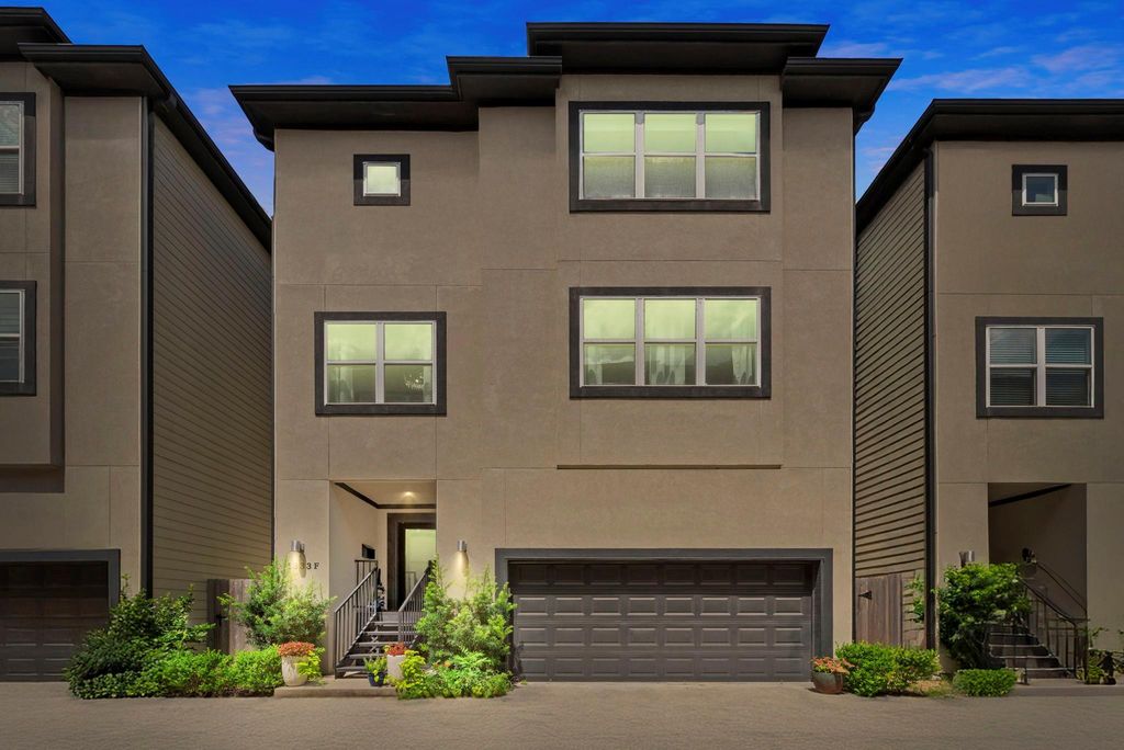 1333 W 22nd Street F, Houston, TX 77008