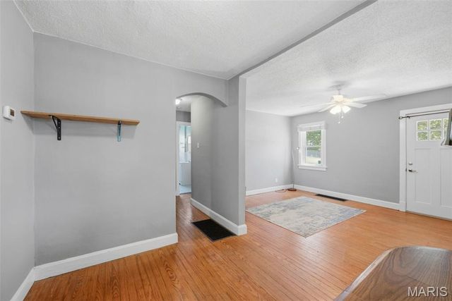 10411 Maddox Place, Overland, MO 63114