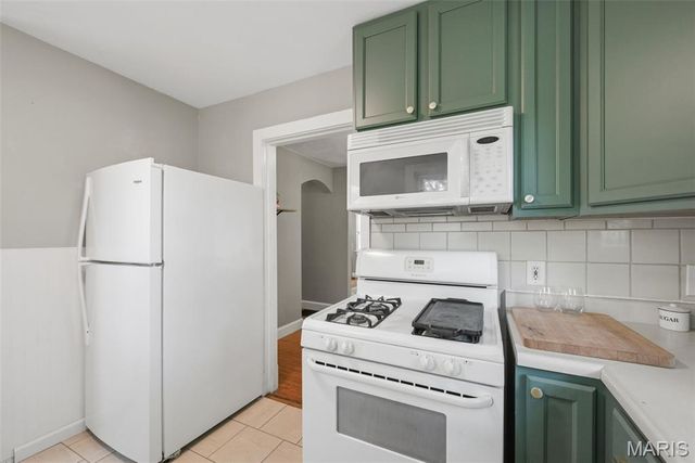 10411 Maddox Place, Overland, MO 63114