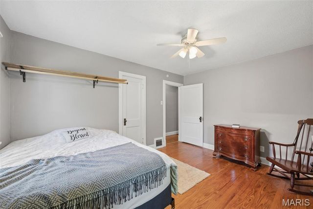 10411 Maddox Place, Overland, MO 63114