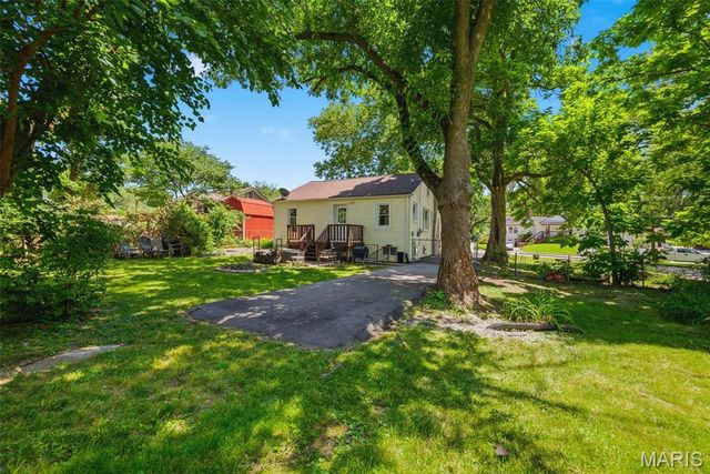 10411 Maddox Place, Overland, MO 63114