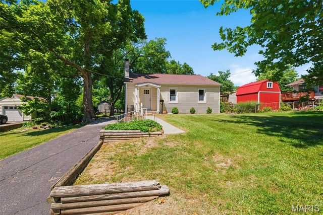 10411 Maddox Place, Overland, MO 63114