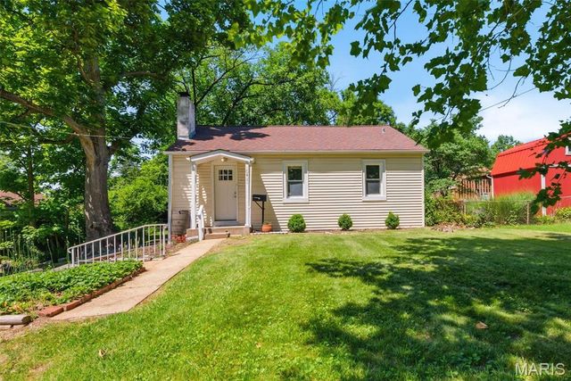 10411 Maddox Place, Overland, MO 63114