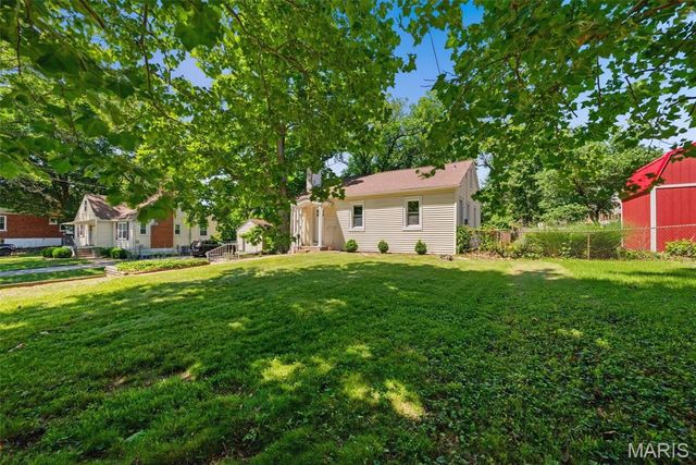 10411 Maddox Place, Overland, MO 63114