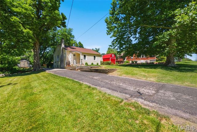 10411 Maddox Place, Overland, MO 63114